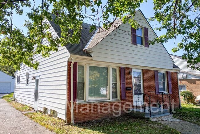 Building Photo - Outstanding 3BR 2BA Single Family Home in ...
