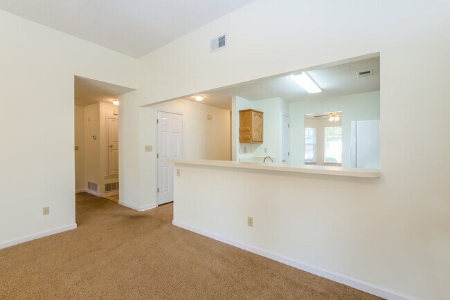 Foto del edificio - 5892 Alexandria Ln