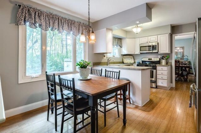 Building Photo - 3 Knotty Oak Dr