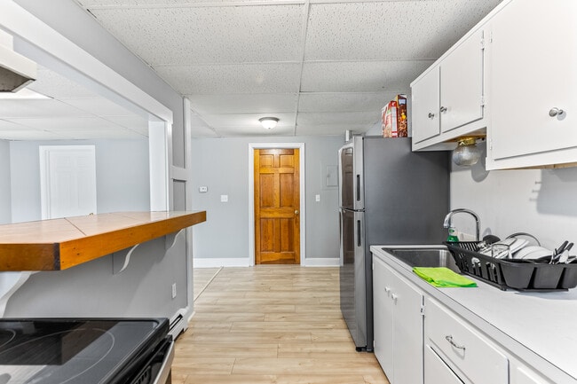 Apartment 1 - Lafayette St Rochester NH