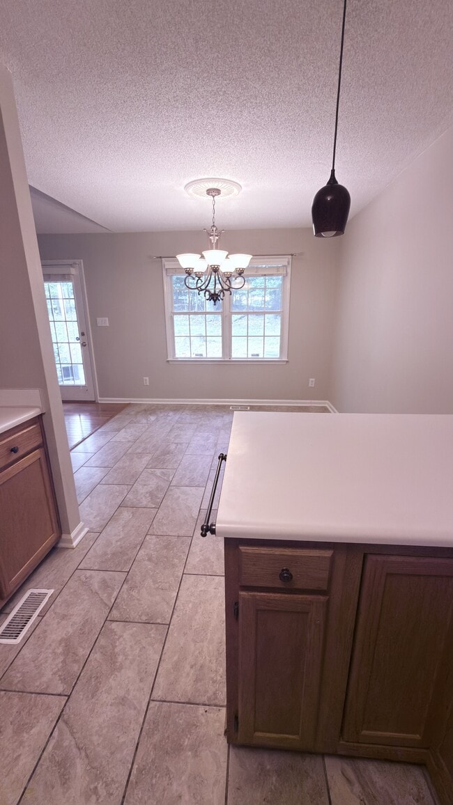 Building Photo - 2615 Gordon Rd