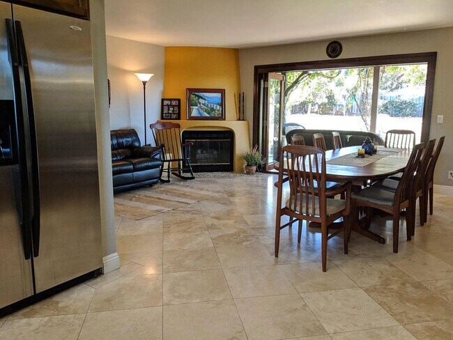 Building Photo - Del Mar Heights Home - West of the 5