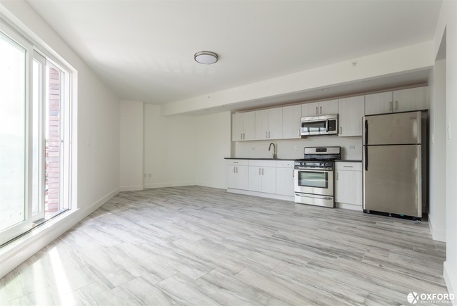 Foto del edificio - 106 Remsen Ave