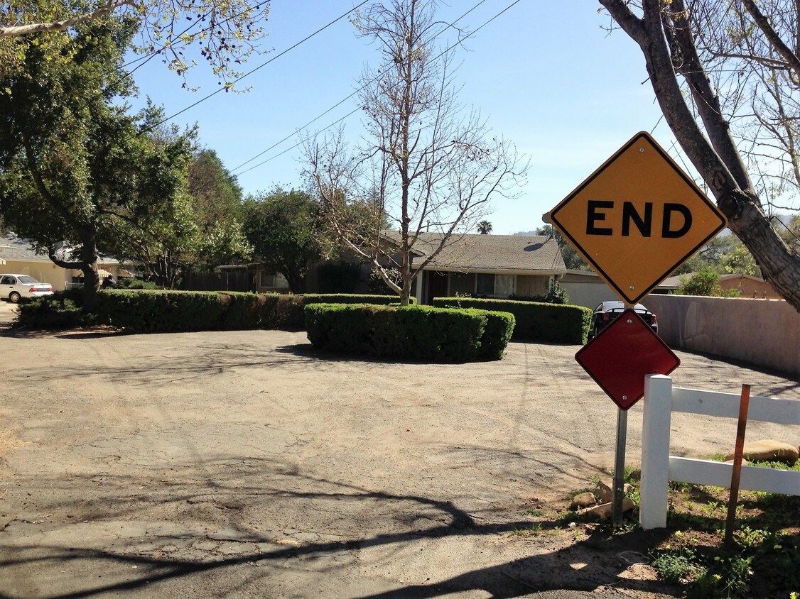 Entrance - 398 Mountain View St