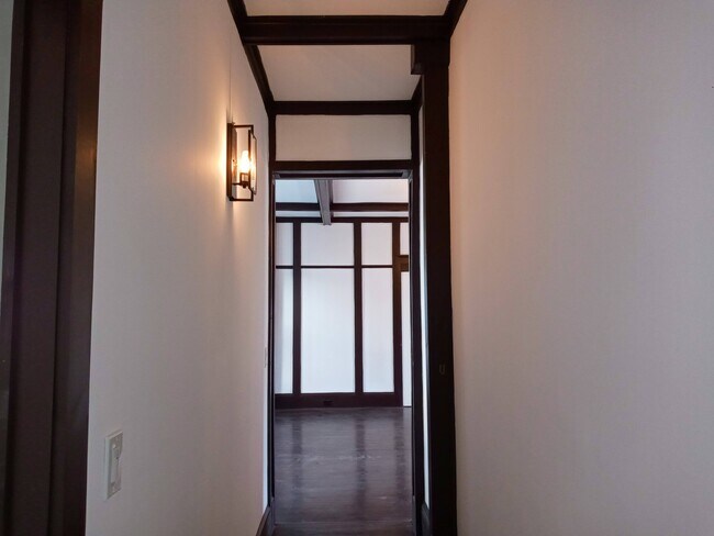 hall - 10 Rosemary St