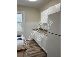 Building Photo - 36 1/2 N Lafontaine St