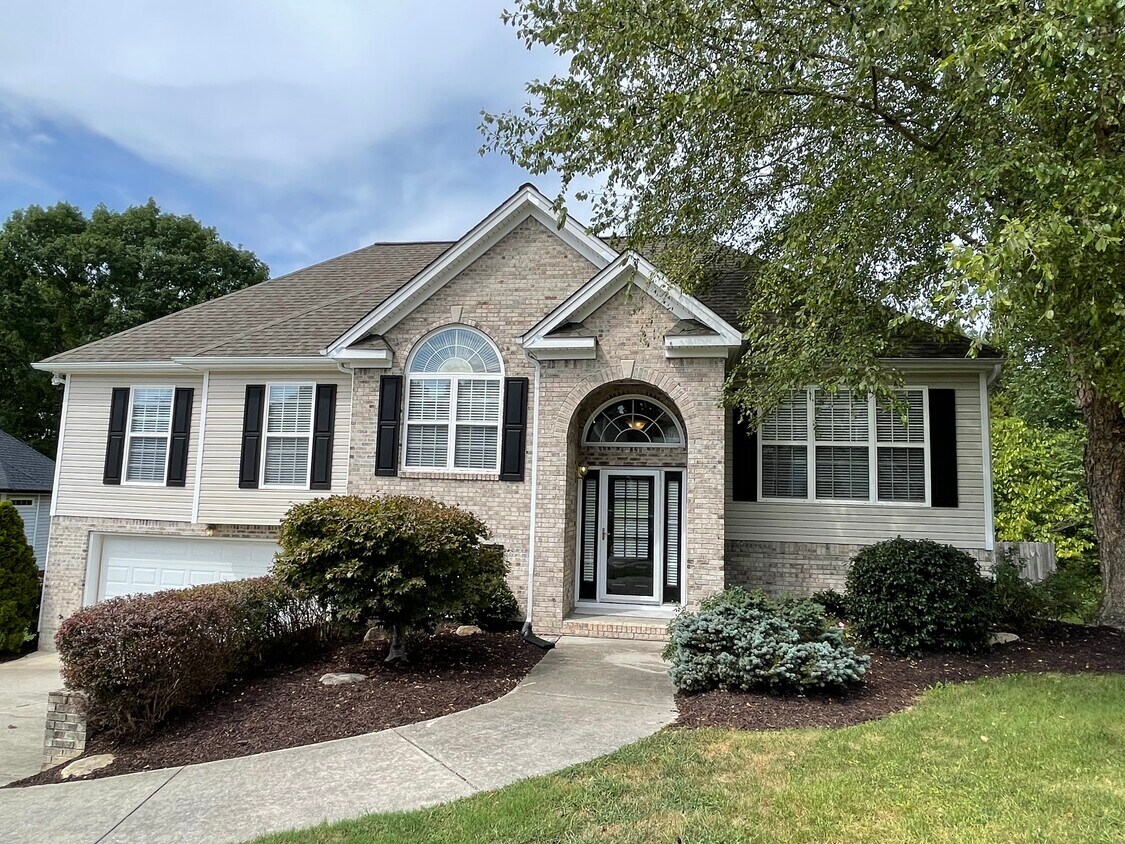 Foto principal - 8011 Squirrel Wood Ct