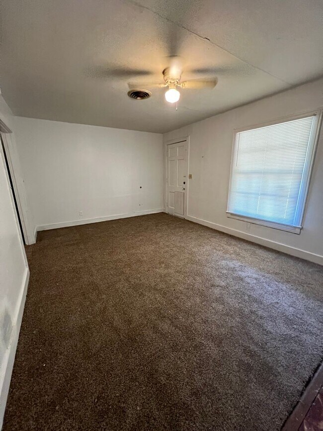 Foto del edificio - Large 3 Bedroom House