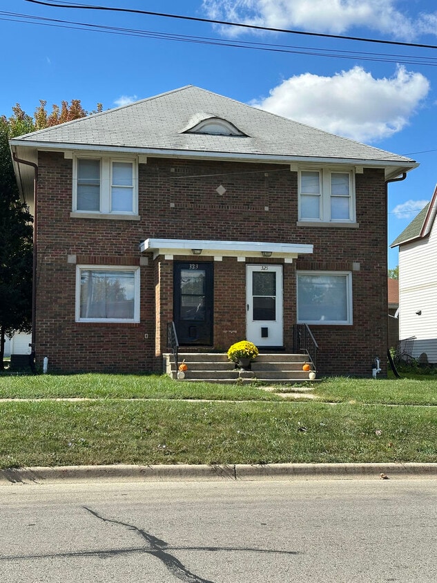 Foto principal - 325 N 7th St