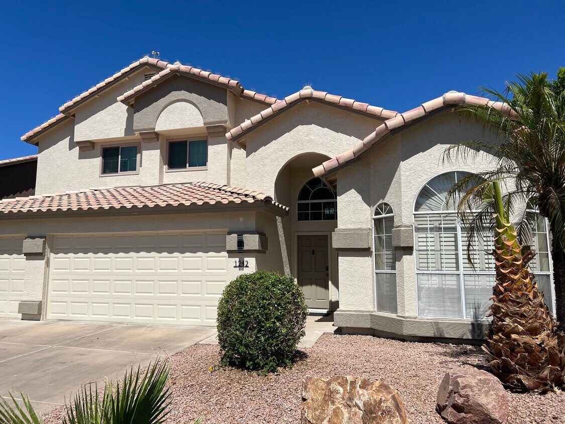 Foto principal - 1242 N Renee Ave