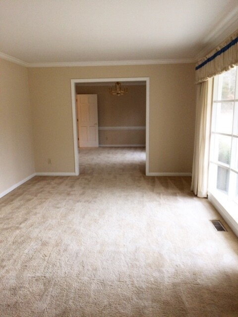 Foto del edificio - Classic 4BR brick ranch in Summerfield w/pool -- Northern Schools -- Updated Kitchen and Baths