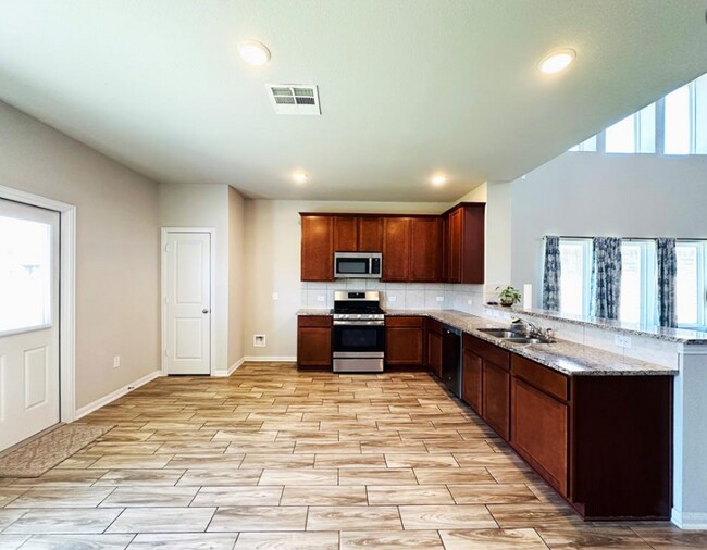 Foto del edificio - 6501 Golden Bough Ln