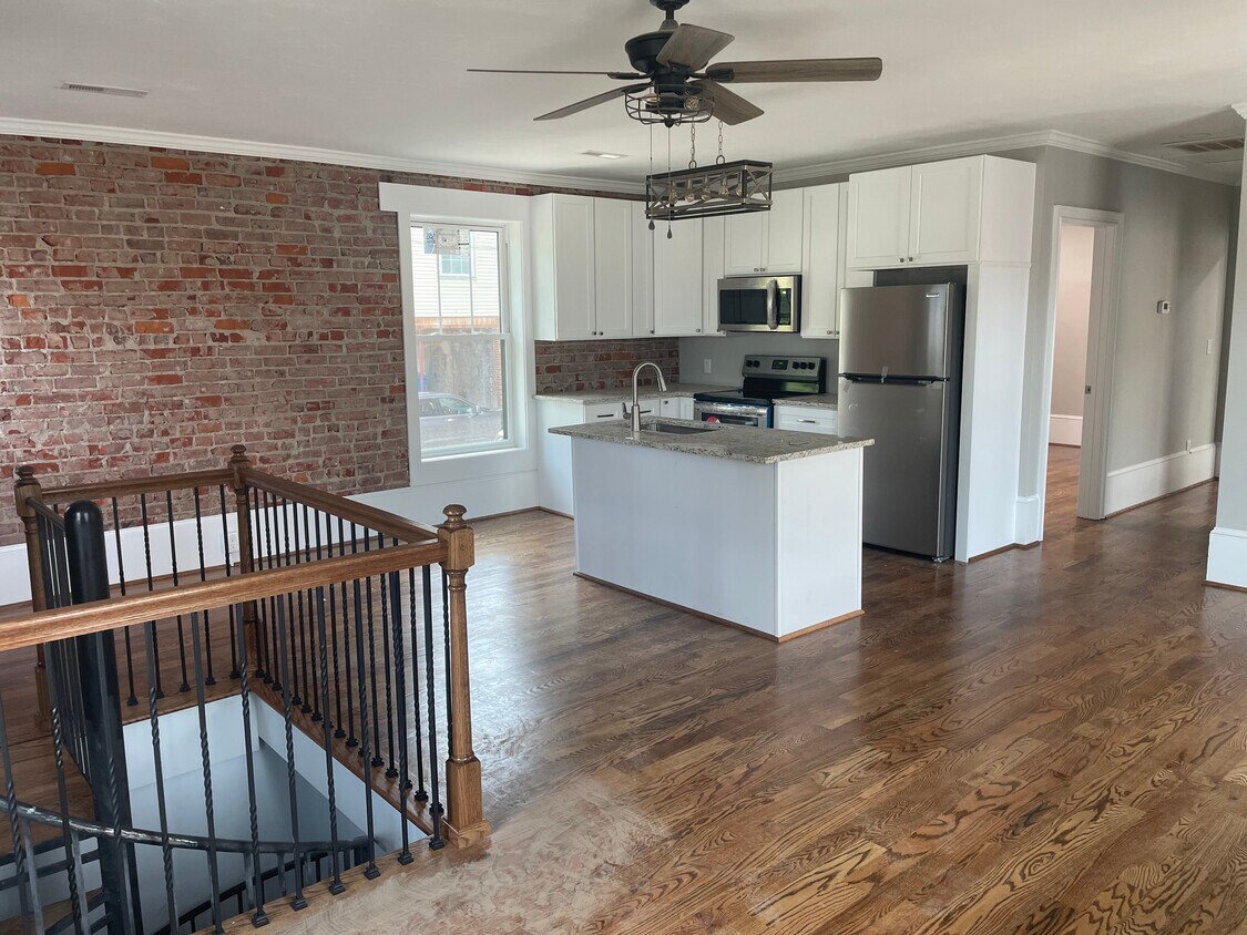 1320 Grandin Rd SW Unit A, Roanoke, VA 24015 Apartments in Roanoke