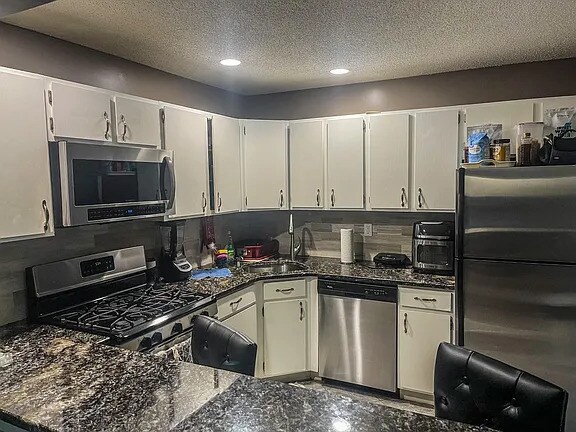 Foto del edificio - 74 Aspen Ct