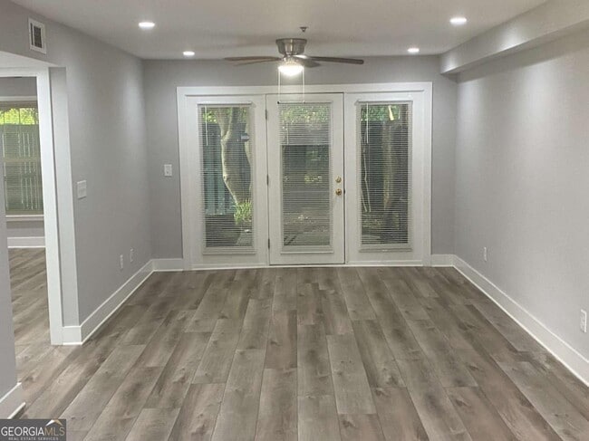 Foto del edificio - 3117 Colonial Way