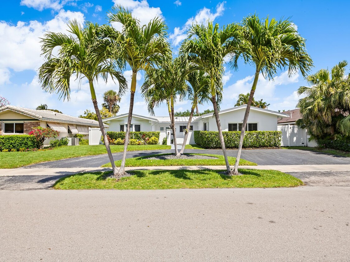 Coastal Elegance Awaits! Stunning 5-Bedroom Home in Prime Fort Lauderdale Location - Coastal Elegance Awaits! Stunning 5-Bedroom Home in Prime Fort Lauderdale Location
