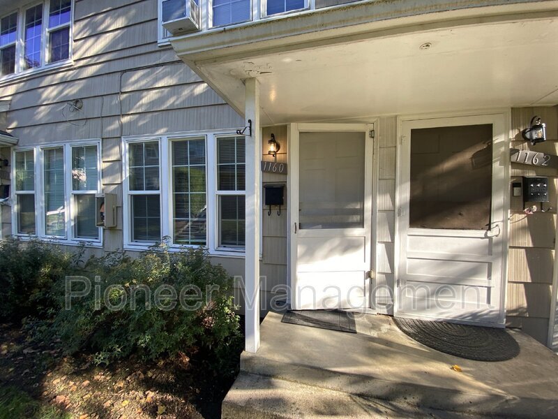 1160 NE Freemont Ave, Roseburg, OR 97470 Condo for Rent in Roseburg