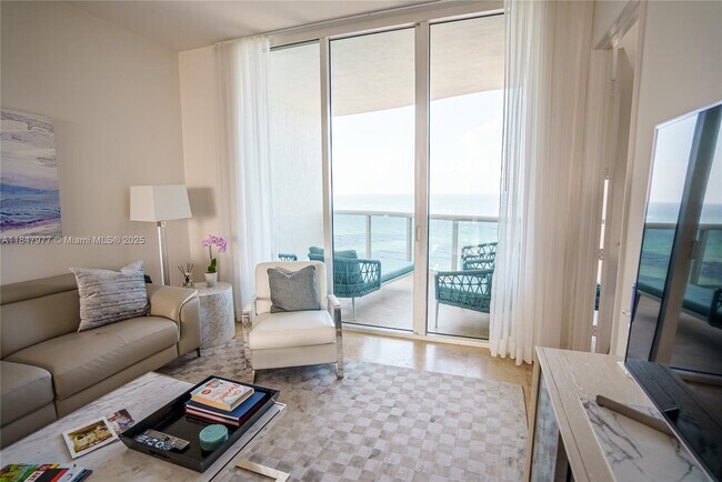 Foto del edificio - 15901 Collins Ave