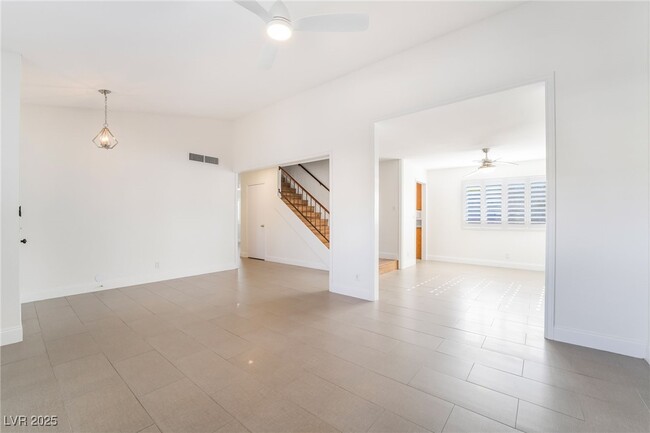 Foto del edificio - 4338 Apex Dr
