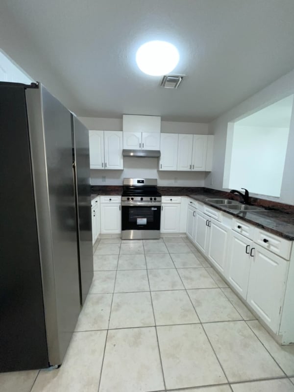 Photo - 1010 NW 3rd Ave Apartment