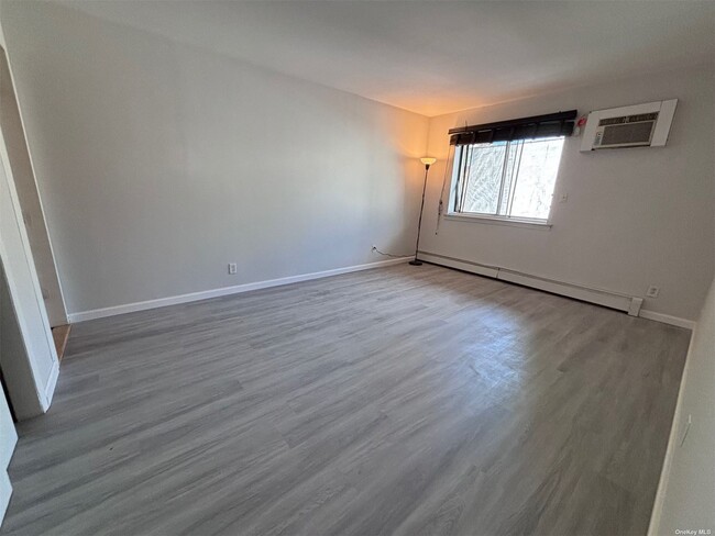 Foto del edificio - 38-33 Woodside Ave