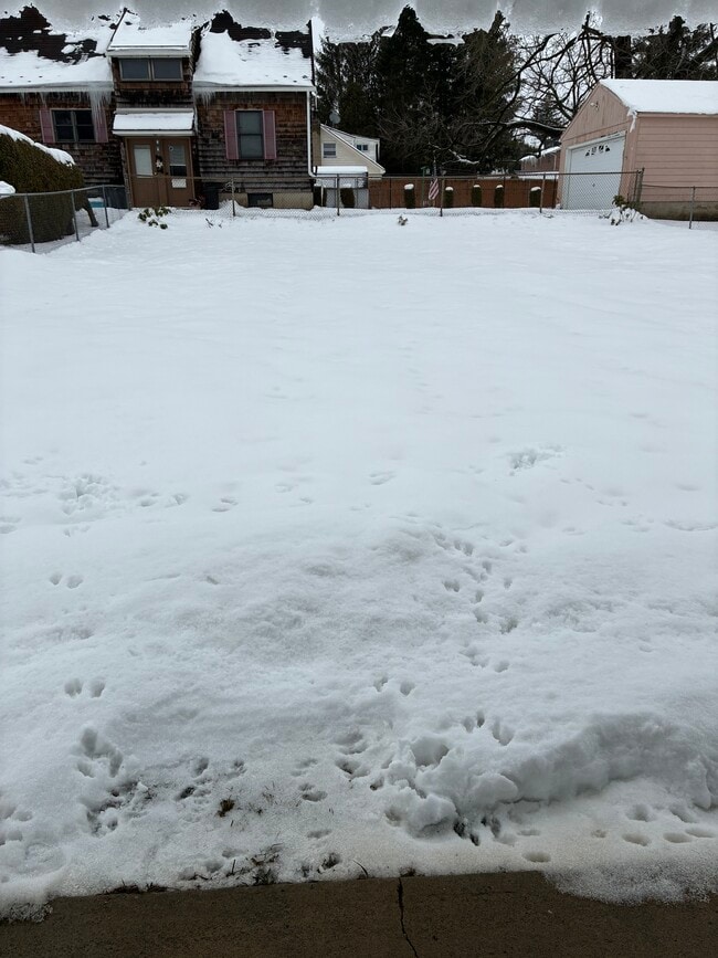 Building Photo - 305 Calder Ave