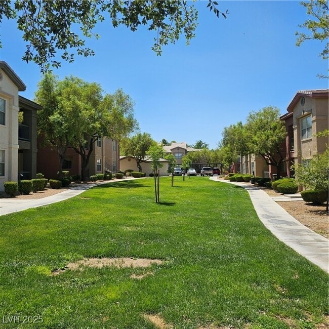Building Photo - 8000 W Badura Ave