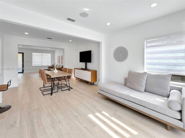 Foto del edificio - 130 SW 25th Rd