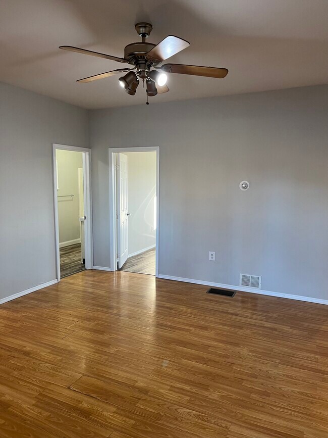 503 Pinney St, Rochester, PA 15074 Townhome Rentals in Rochester PA