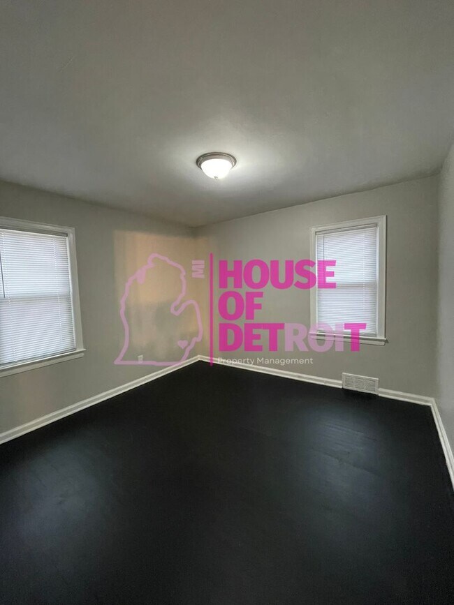Building Photo - 3 BEDROOM | 1 BATH | FREE PRE SCREEN