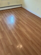 Building Photo - 63 Thompson St