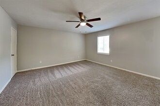 Building Photo - 14922 Spring Lake Dr