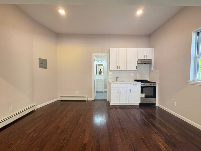 Foto del edificio - 1607 Kerrigan Ave