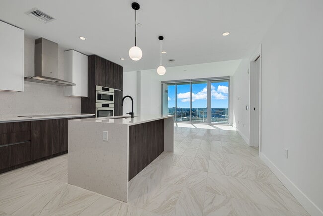 Building Photo - 777 3rd Ave N