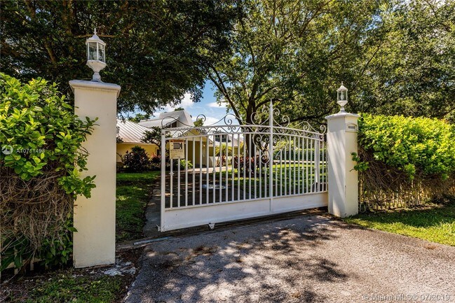 Building Photo - 14024 SW 70th Ave