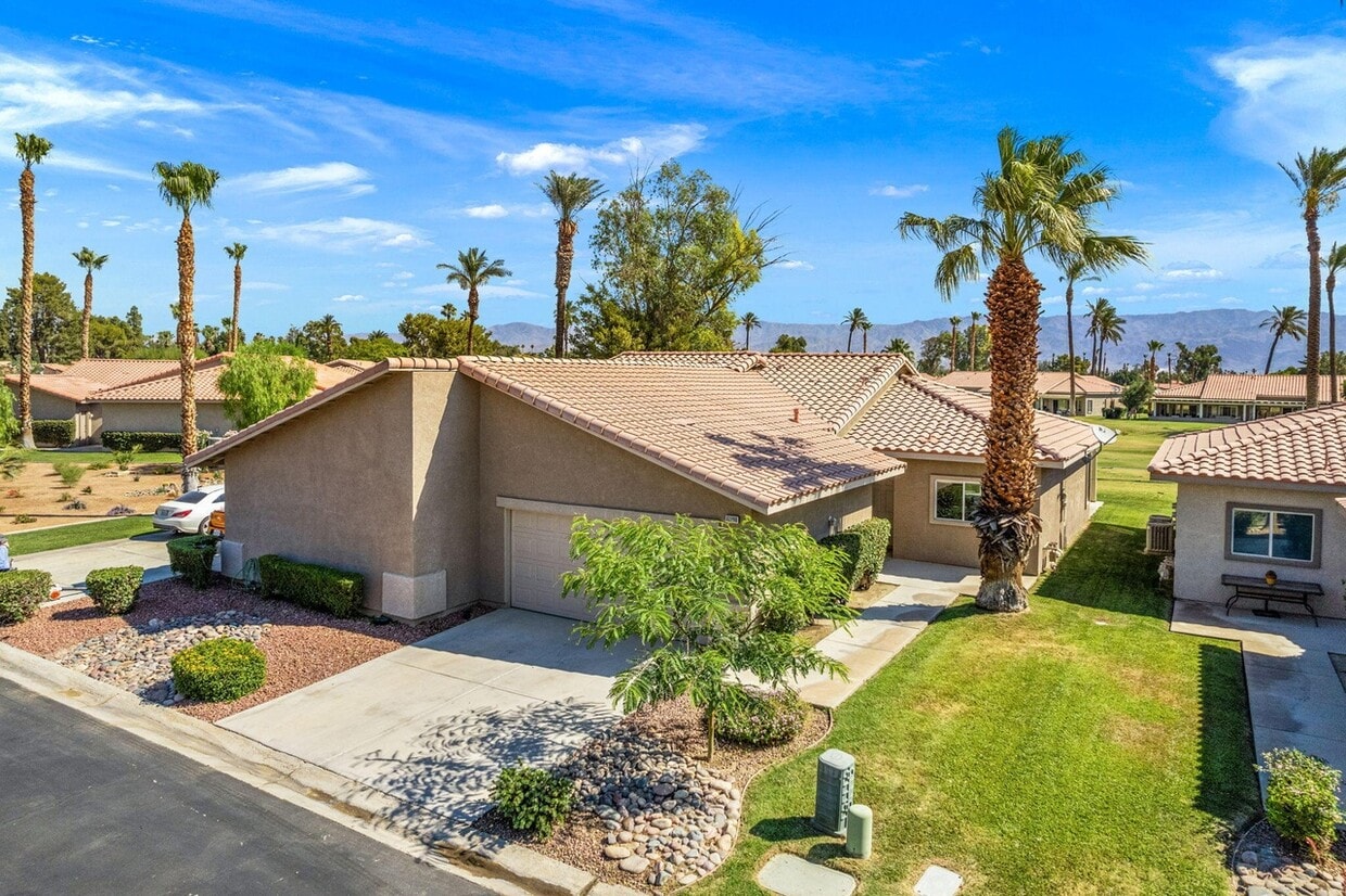 Primary Photo - 82998 Lancaster Way
