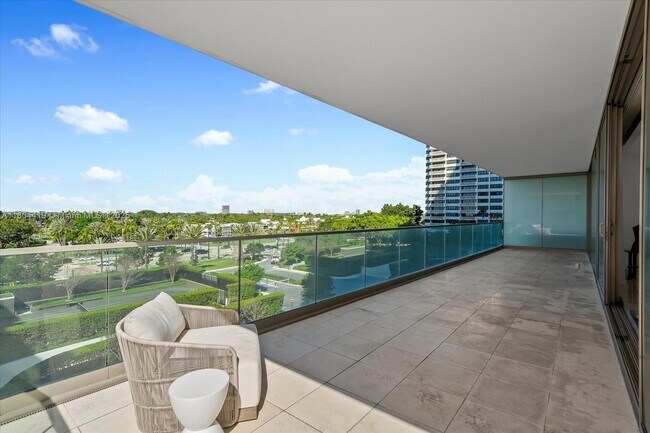 Foto del edificio - 10201 Collins Ave
