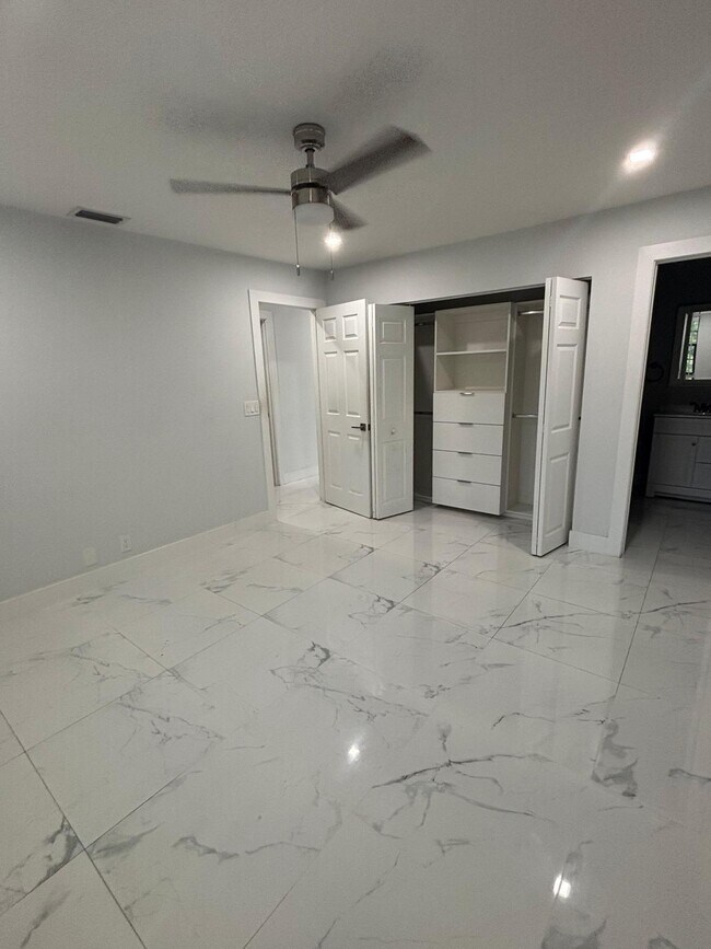 Foto del edificio - 2860 Coral Springs Dr