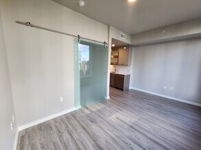 Building Photo - 888 Bellevue