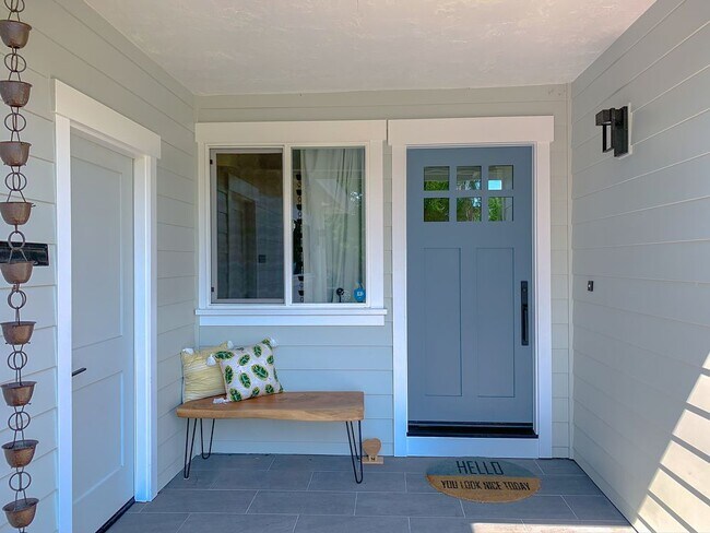 Foto del edificio - 5387 Rucker Dr