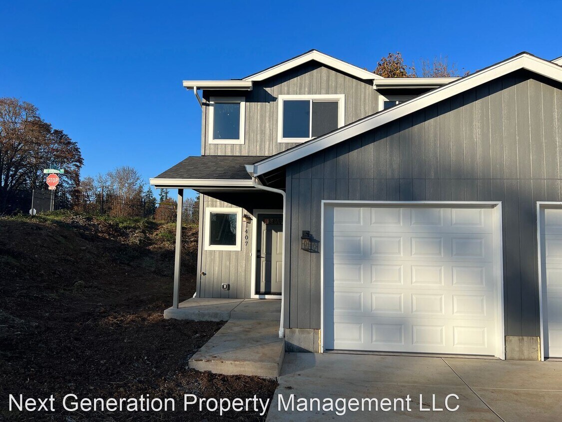 3 br, 2.5 bath House 1407 S. 57th St. Un... House Rental in