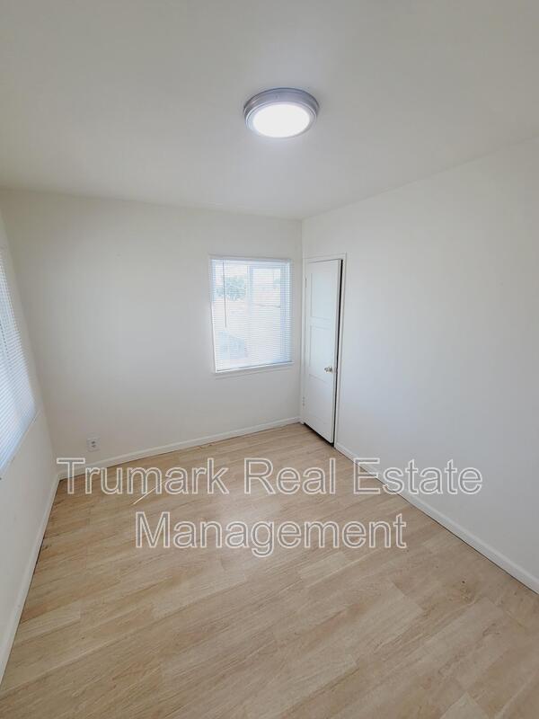 Building Photo - 1010 S Gerhart Ave
