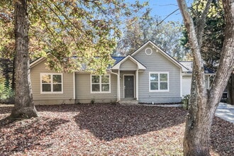 Building Photo - 108 Julie Ln