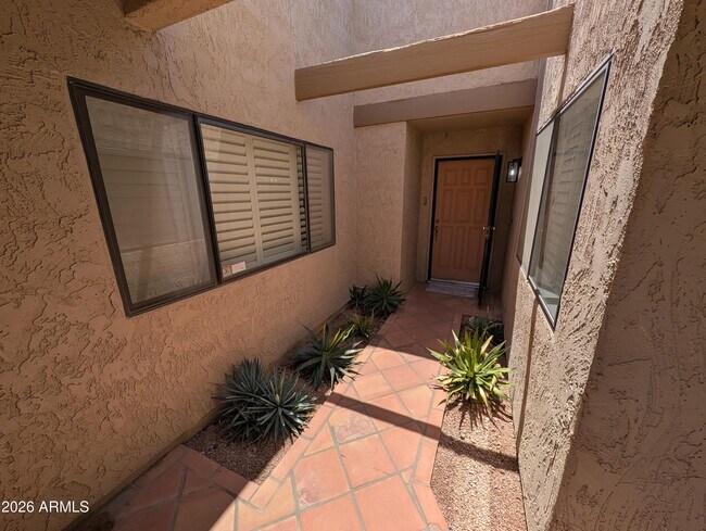 Foto del edificio - 5650 N 78th Pl