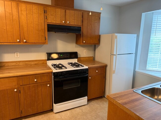 Building Photo - Charming Cary Home on Rosebrooks Drive: Comfort & Convenience Await!