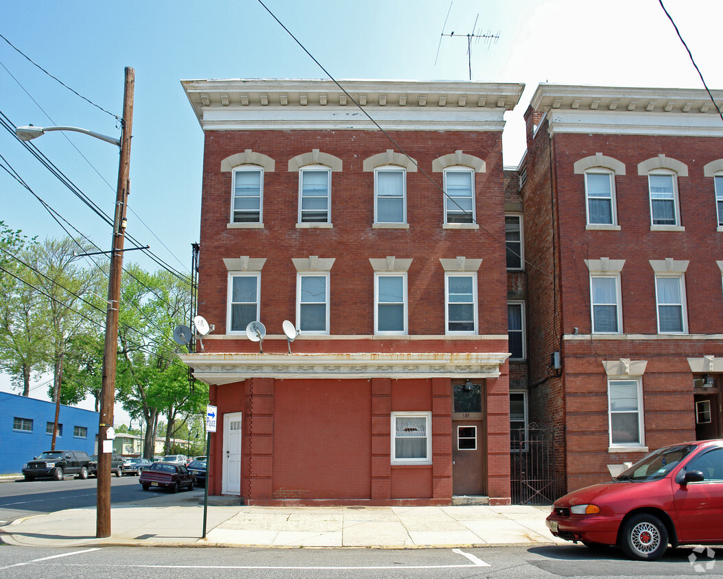 Building Photo - 187 Midland Ave