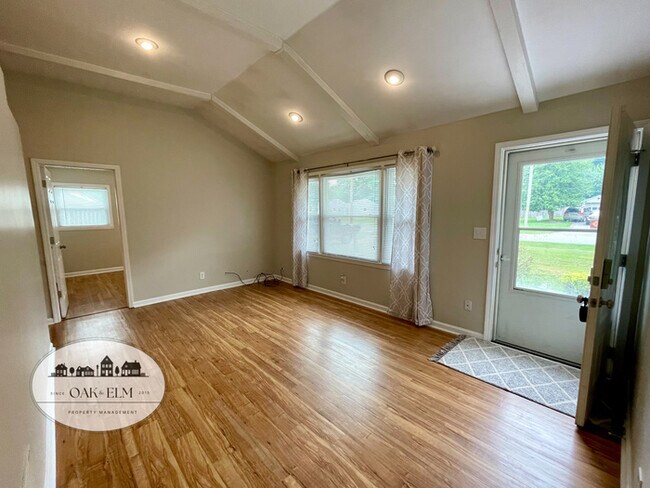 Building Photo - Welcome to this beautifully updated 4 bedr...