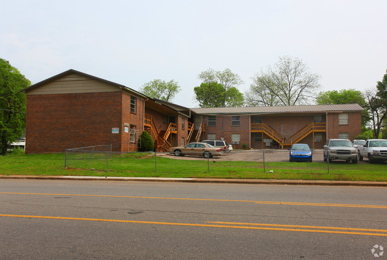 Primary Photo - Bon Villa Apartments