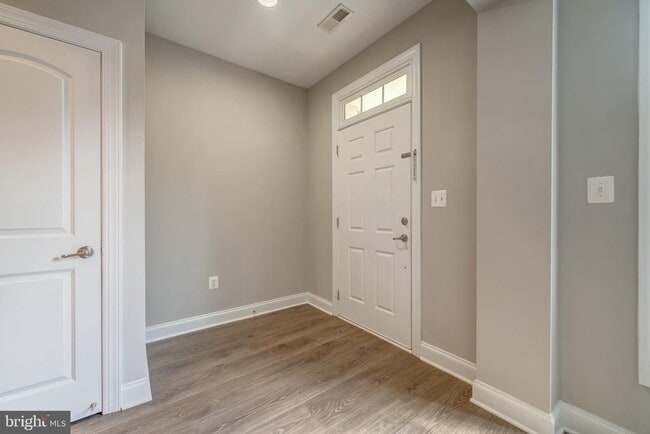 Foto del edificio - 15970 Greymill Manor Dr