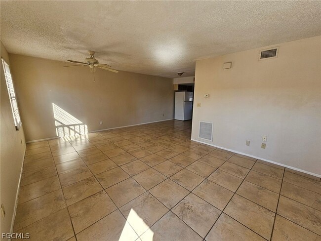 Building Photo - 1221 SE 46th Ln